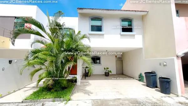 ¡Climas incluidos! Casa con 3 Recámaras y cocina de granito cerca de Boca del Río.