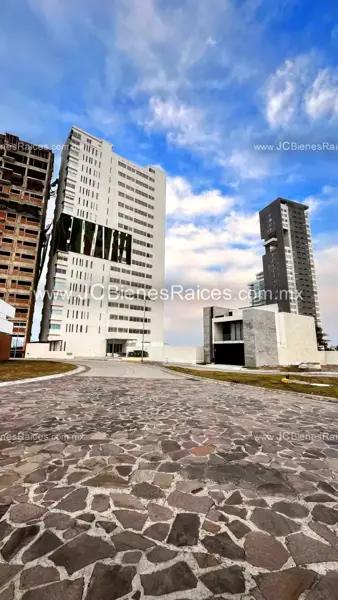 Inversión de alto nivel: 3 Recámaras con vestidor en torre con acceso a la playa.