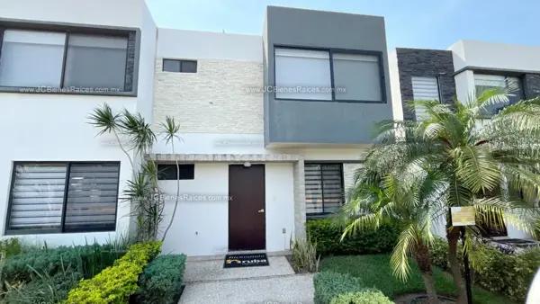 Vive tranquilo: Casa con acceso controlado y alberca. Cerca del Aeropuerto.