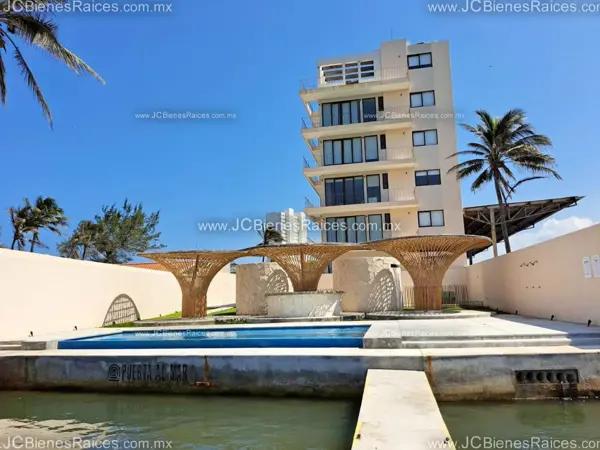 Tu departamento frente al agua con Muelle privado. 2 Recámaras y acceso controlado.