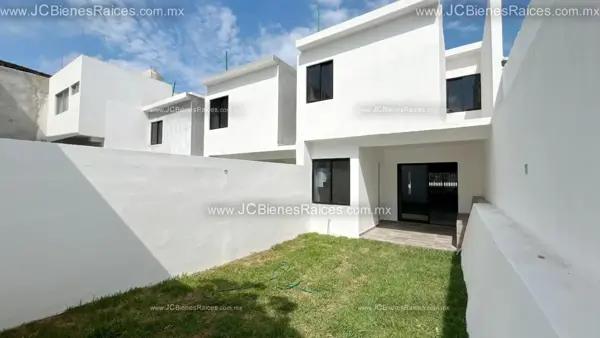 ¡Casa familiar en Villa Rica! 3 Recámaras, 2.5 baños y garage para 2 autos.