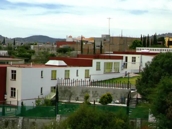 Casa para estudiantes, hospedaje y asilo. En Oasis valsequillo