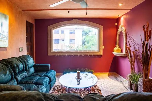 Departamento en renta recien remodelado en Loma larga