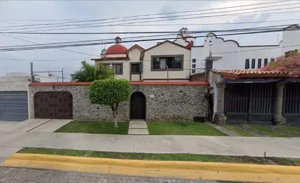 Casa en venta ubicada en PASEO DE BURGOS, VALPARAISO, BURGOS DE CUERNAVACA, TEMIXCO MORELOS. Cmr