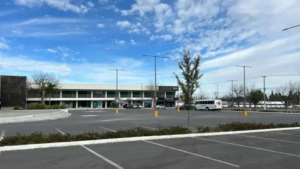 LOCA PLANTA ALTA EN PLAZA URDIÑOLA CERCA DE HEB NOGALERA