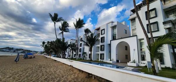 Departamento amueblado 2 habitaciones  a pie de playa en zona Playa Azul.