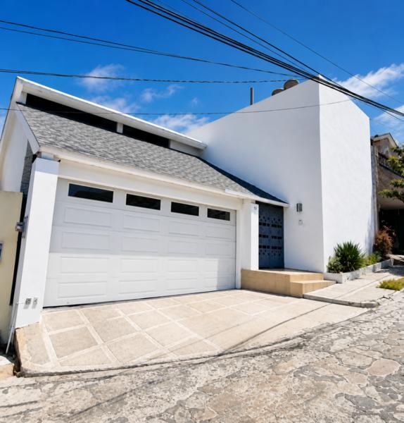 CASA EN VENTA EN CUMBRES 5o. SECTOR CASA EN VENTA EN CUMBRES 5o. SECTOR