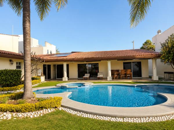 CASA A CAMPO DE GOLF EN PRIVADA, VILLAS DE IRAPUATO CASA A CAMPO DE GOLF EN PRIVADA, VILLAS DE IRAPUATO