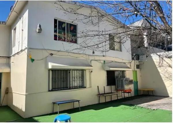 CASA EN VENTA ZONA SUR (KINDER) CASA EN VENTA ZONA SUR (KINDER)