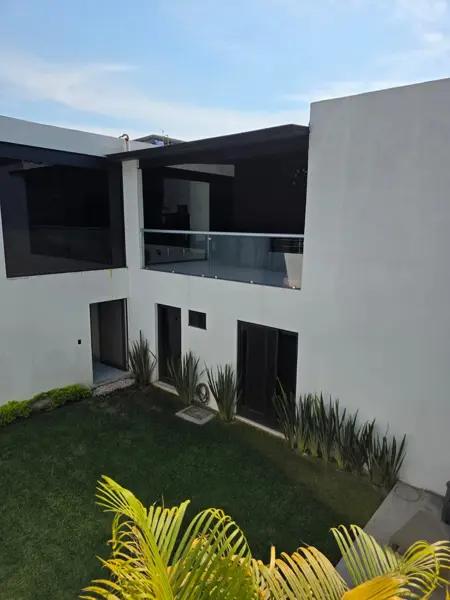 Casa sola con acabados de lujo en Ejidos de Acapatzingo