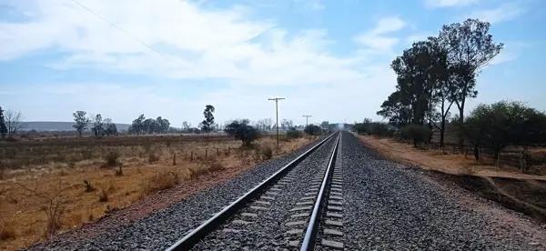 TERRENO EN VENTA CON FRENTE A VÍA DE FFCC EN EL    MARQUES QUERÉTARO