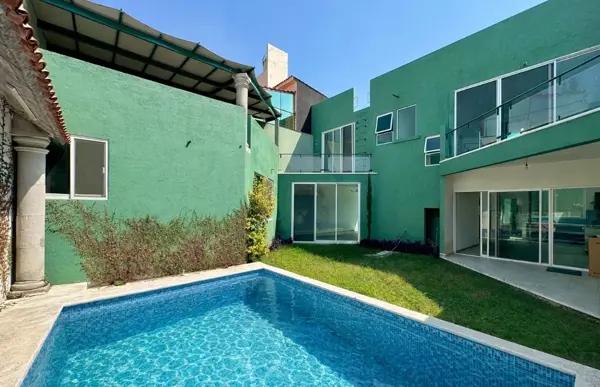 Excelente casa SOLA en 3 de mayo.
