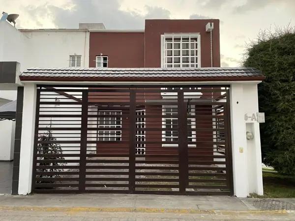 ** CASA EN PRIVADA ** CEDROS 4000 *** LIBRE DE GRAVAMEN