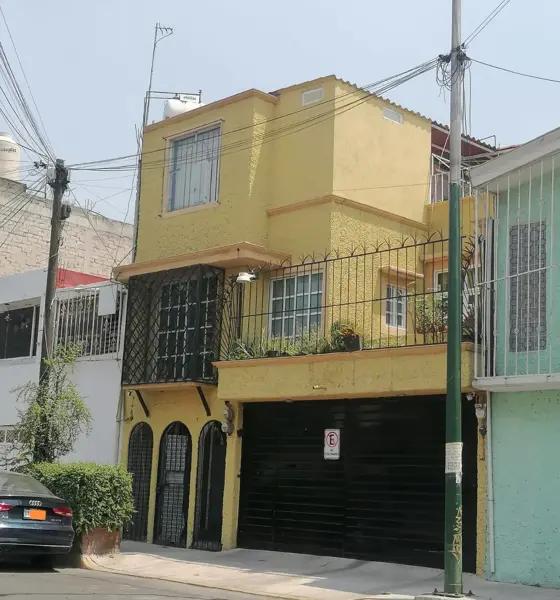 EXCELENTE CASA EN CTM CULHUACAN SECCION 1, 300M2