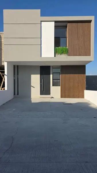 Casa en venta en coto privado con alberca en Villa de Álvarez, Colima