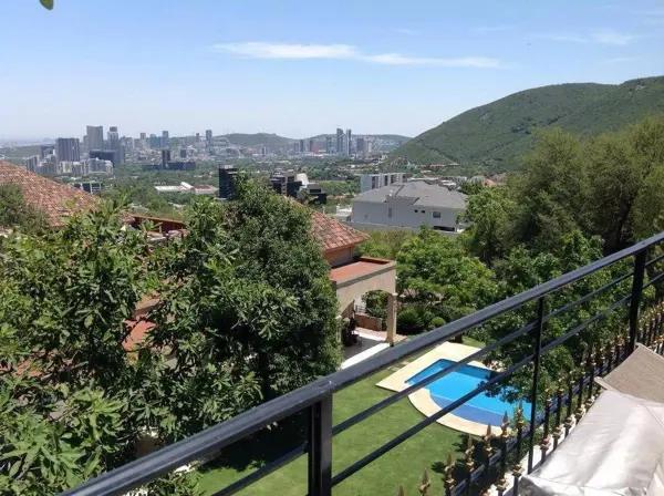 RESIDENCIA ESPECTACULAR EN VALLE DE SAN ANGEL