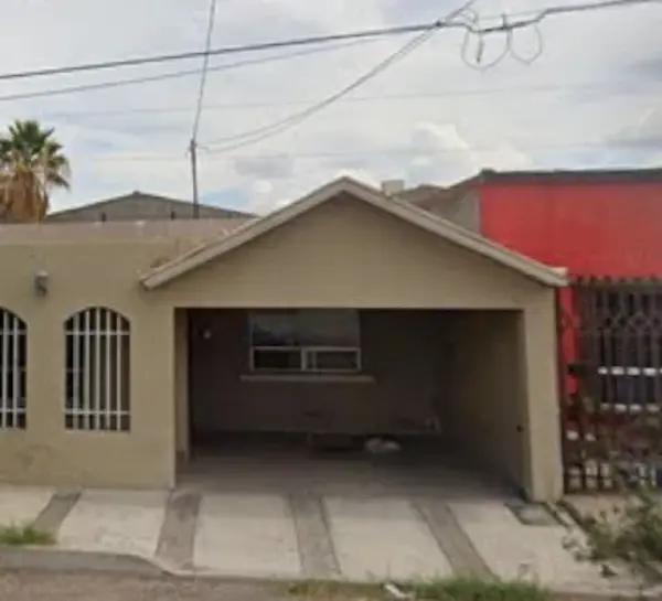 Casa independiente en venta en zona Industrial, Delicias