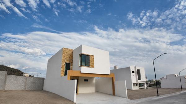 Casa en venta fraccionameinto al norte de Saltillo $3,300,000