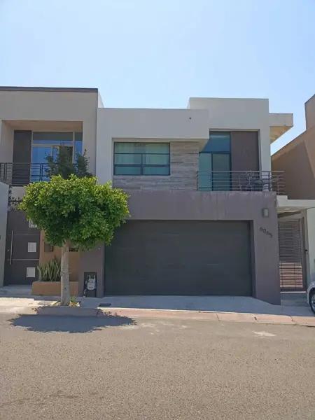 CASA EN VENTA EN HACIENDA AGUA CALIENTE SECCION LAS FLORES