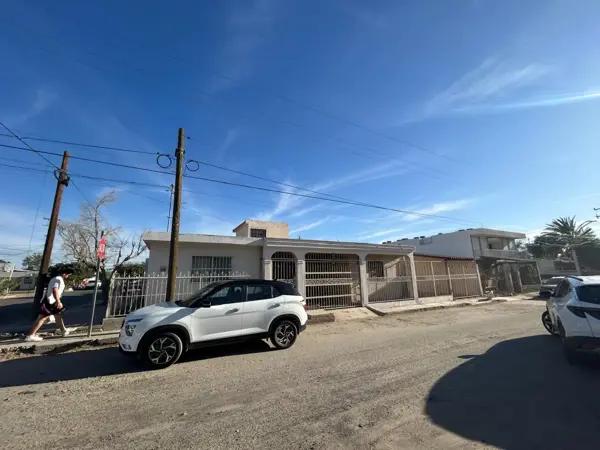 Casa en Renta para Oficinas o Negocio en Ley 57