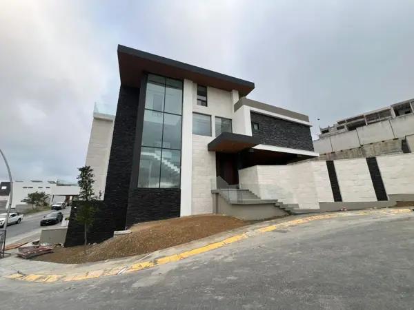 CASA EN VENTA CARRETERA NACIONAL SIERRA ALTA MONTERREY NUEVO LEÓN
