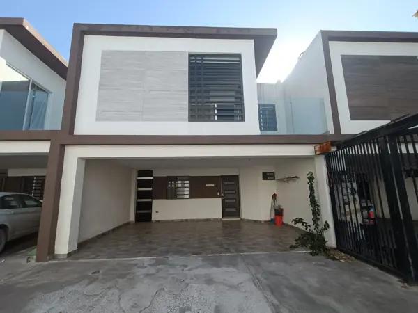 Casa en Venta en Apodaca: Espacio y Comodidad en Recova Residencial Casa en Venta en Apodaca: Espacio y Comodidad en Recova Residencial