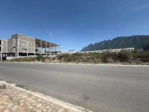 TERRENO COMERCIAL EN RENTA, DOMINIO CUMBRES, ZONA PONIENTE