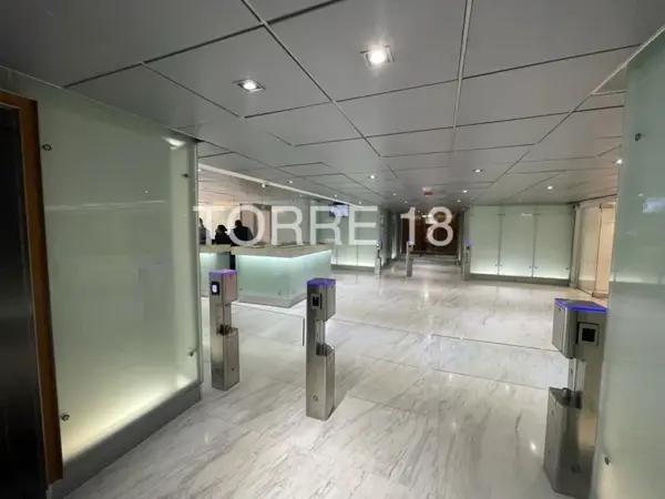 OFICINA EN RENTA BOSQUE DE LAS LOMAS DE 380 M2 ACONDICIONADA OFICINA EN RENTA BOSQUE DE LAS LOMAS DE 380 M2 ACONDICIONADA