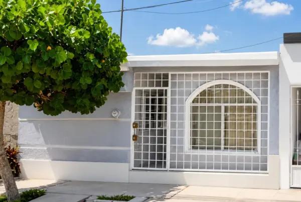 ¡Oportunidad Financiera! Casa con Súper Recámaras a 2 Cuadras del Diagonal de las Fuentes. ¡Oportunidad Financiera! Casa con Súper Recámaras a 2 Cuadras del Diagonal de las Fuentes.