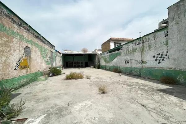 Terreno en VENTA con construcción en Abasolo