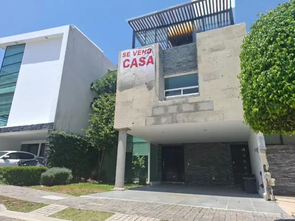 Casa en VENTA en Lomas de Angelópolis 1