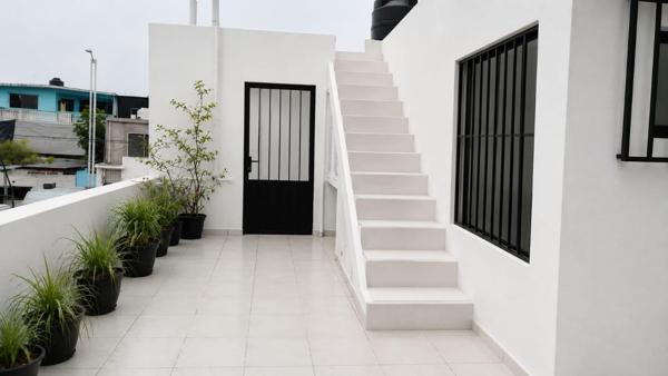 Casa con local Comercial; calle DONATO CASAS a unas cuadras ejército Mexicano, Boca del Río