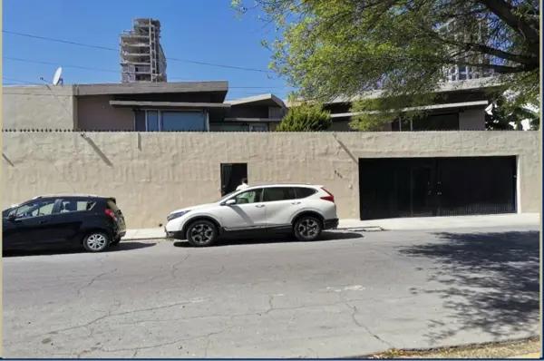 CASA EN VENTA EN CONTRY CASA EN VENTA EN CONTRY