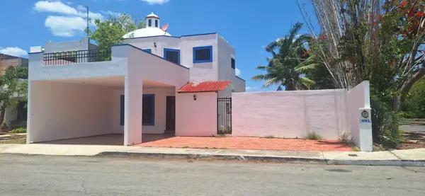 | Amplia casa en esquina con terreno excedente | | Amplia casa en esquina con terreno excedente |