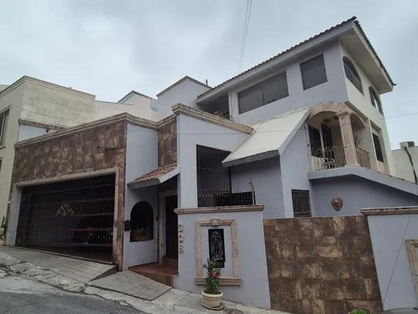 Casa en Venta | Renta , Colonial de la Sierra, San Pedro Garza García.
