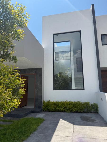 Casa en Cañadas del Arroyo, Querétaro - Habitación en Planta Baja y Diseño Funcional