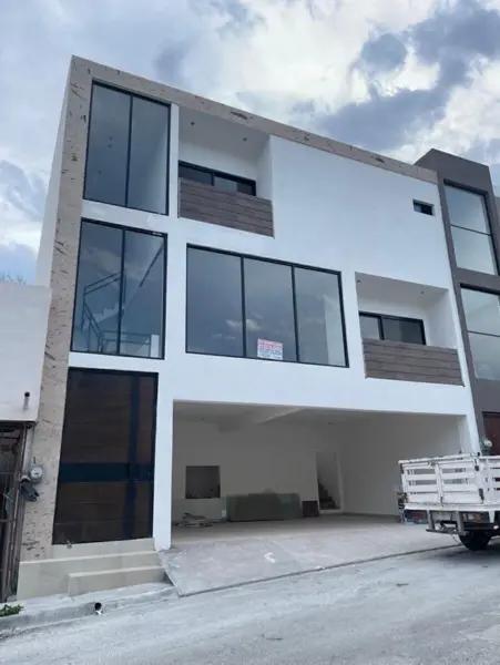 Casa en VENTA en CUMBRES DE SANTIAGO en Santiago NL