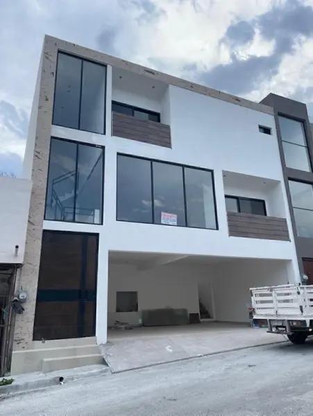 Casa en VENTA en CUMBRES DE SANTIAGO en Santiago NL