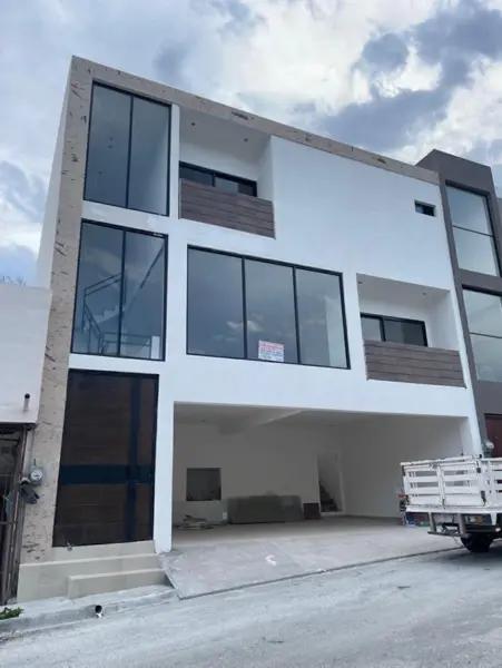 Casa en VENTA en CUMBRES DE SANTIAGO en Santiago NL Casa en VENTA en CUMBRES DE SANTIAGO en Santiago NL