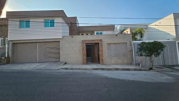 Casa en VENTA en CUMBRES 3ER SECTOR en Monterrey NL
