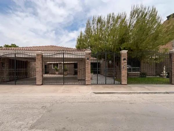 Casa en venta en Campestre La Rosita, Torreón. Equipada y con mas de 637 mts² de terreno Casa en venta en Campestre La Rosita, Torreón. Equipada y con mas de 637 mts² de terreno