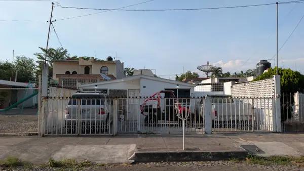 Casa Viveros Colima, tres recámaras, un nivel Casa Viveros Colima, tres recámaras, un nivel
