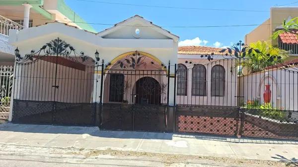 CASA DE UNA PLANTA EN VENTA EN FRACC. LAS BRISAS, MÉRIDA