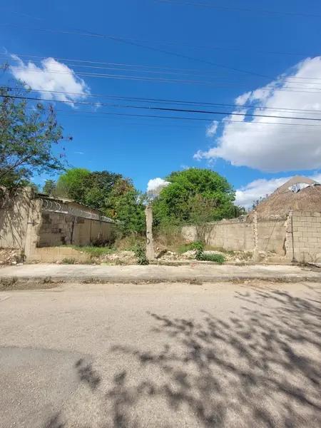 Terreno en venta en Leandro Valle