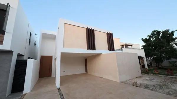 Casa en Venta en Mérida en Privada Parque Natura