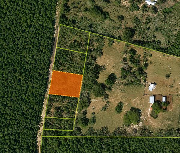 Terreno de 1,907m² en Conkal