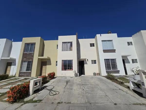 Casa en renta amueblada en Privada