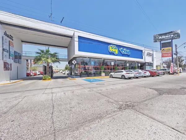 RENTA / LOCAL EN PLAZA ALBERA