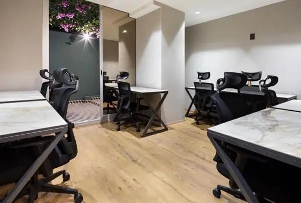 OFICINA COWORKING EN MONTES URALES
