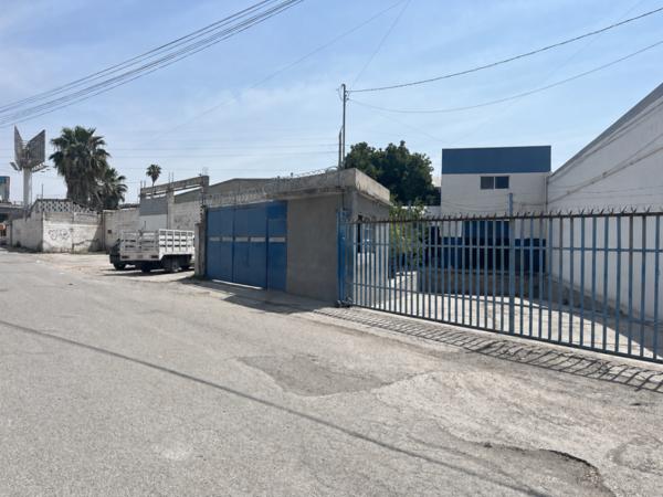 Bodega Industrial con acceso inmediato a Periférico de Gómez Palacio en VENTA.